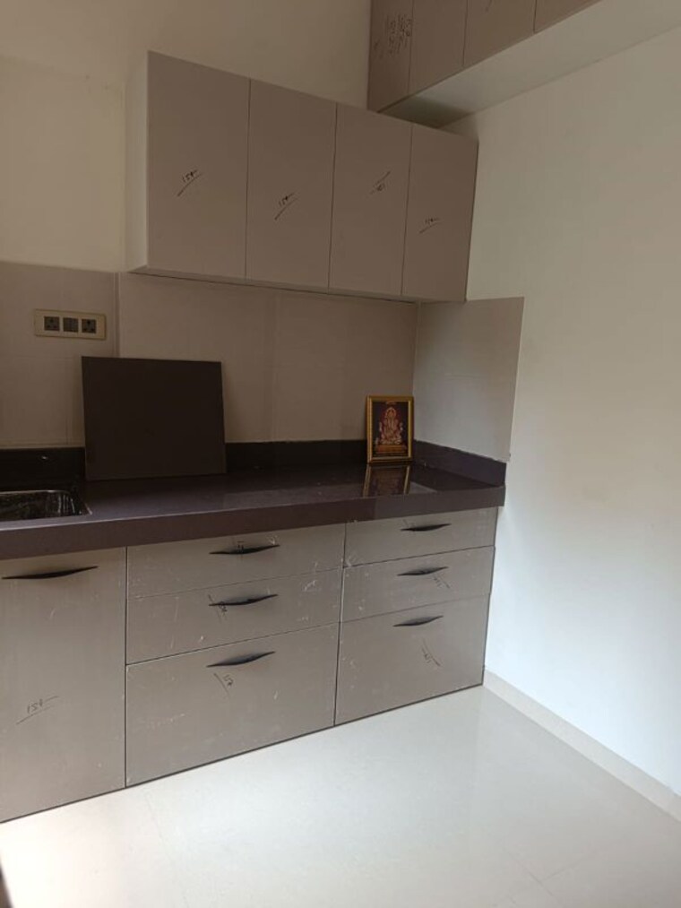 Kitchen, je-and-vee-om-trimurti 2 Bedroom 900 Sq.Ft. Apartment In Malad East Mumbai 9706384