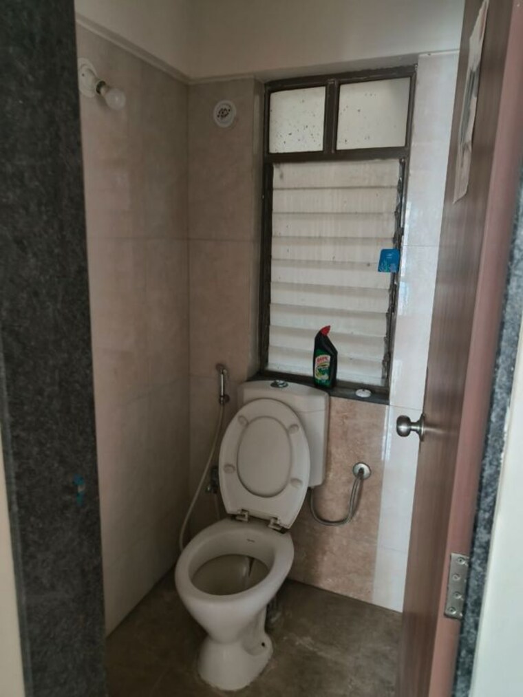 Bathroom, amit-colori 1 Bedroom 600 Sq.Ft. Apartment In Undri Pune 9706704