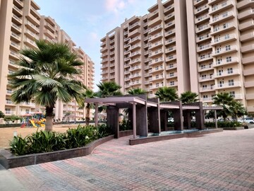 2 BHK Apartment For Sale in Tashee Capital Gateway, Sector 111