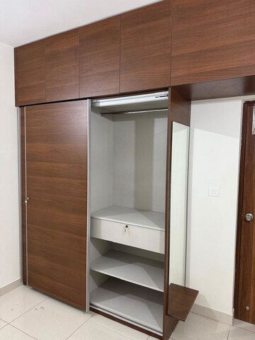 Room in 2 BHK Apartment at Prestige Finsbury Park Hyde, Bagaluru – for Rent