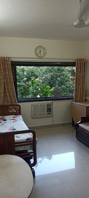 Room in 1 RK Apartment at Bandra West – for Rent