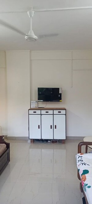 Furnished Amenities in 1 RK Apartment at Bandra West – for Rent