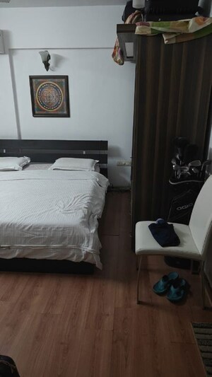 Bedroom in 3 BHK Apartment at Khar West – for Rent