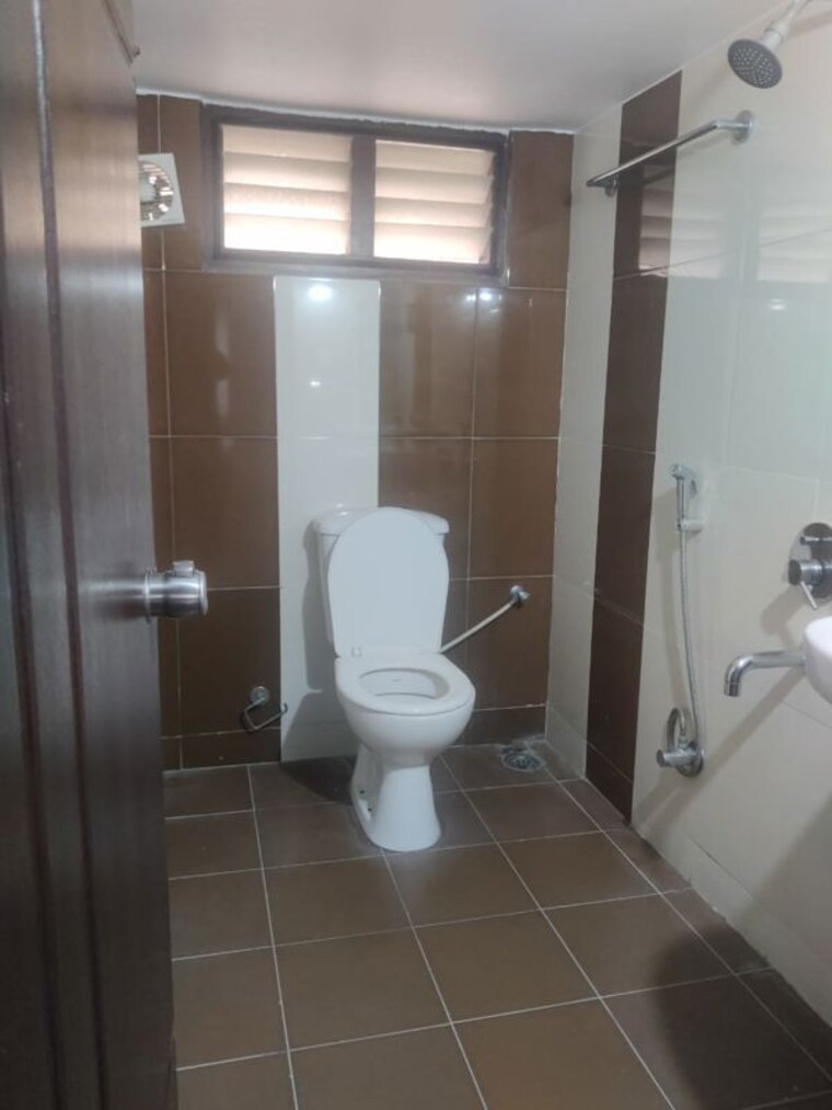 Bathroom, kakatiya-hills 3 Bedroom 1636 Sq.Ft. Apartment In Jubilee Hills Hyderabad 9707085