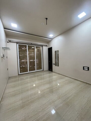 Room in 4 BHK Apartment at Rashmi Signature, Mira Road – for Rent