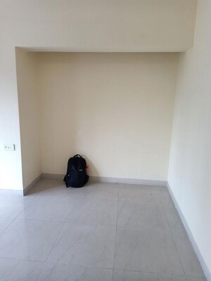 Room in 1 BHK Apartment at Lodha Amara, Kolshet Road – for Rent