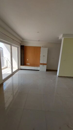 Room in 2 BHK Apartment at Mantri Webcity, Hennur – for Rent