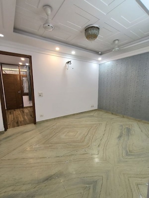 Room in 2 BHK Builder Floor at Shibpur – for Sale