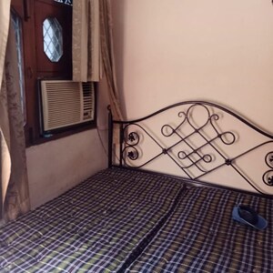 Bathroom in 1 BHK Builder Floor at Lajpat Nagar 4 – for Rent