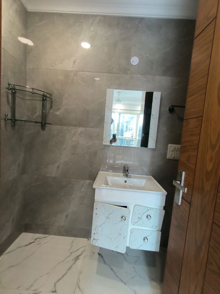 Bathroom, shibpur 2 Bedroom 844 Sq.Ft. Builder Floor In Shibpur Kolkata 9707357