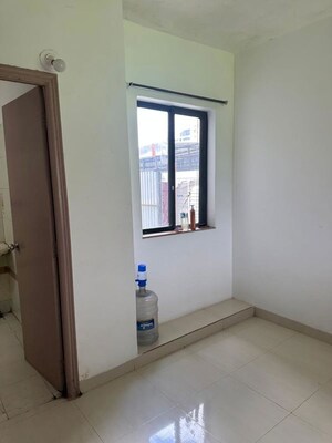 Room in 2 BHK Apartment at Viman Nagar – for Rent