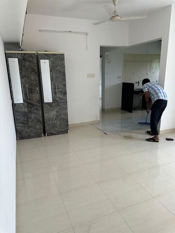 Room in 2 BHK Apartment at Viman Nagar – for Rent