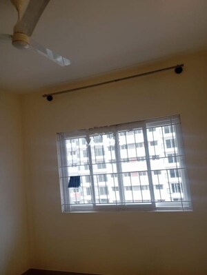 Room in 2 BHK Apartment at Mantri Manyata Lithos, Thanisandra – for Rent