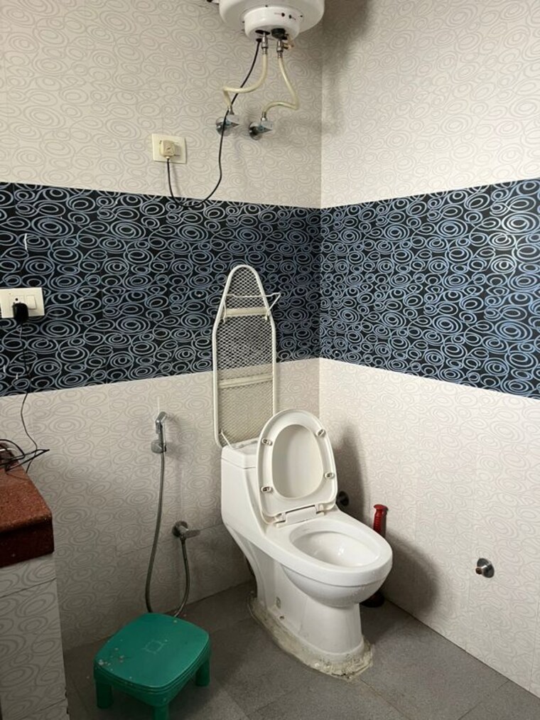 Bathroom, maple-crescent 2 Bedroom 270 Sq.Yd. Independent House In Sector 43 Gurgaon 9708458