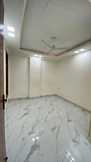 2 BHK Builder Floor For Rent in Chattarpur