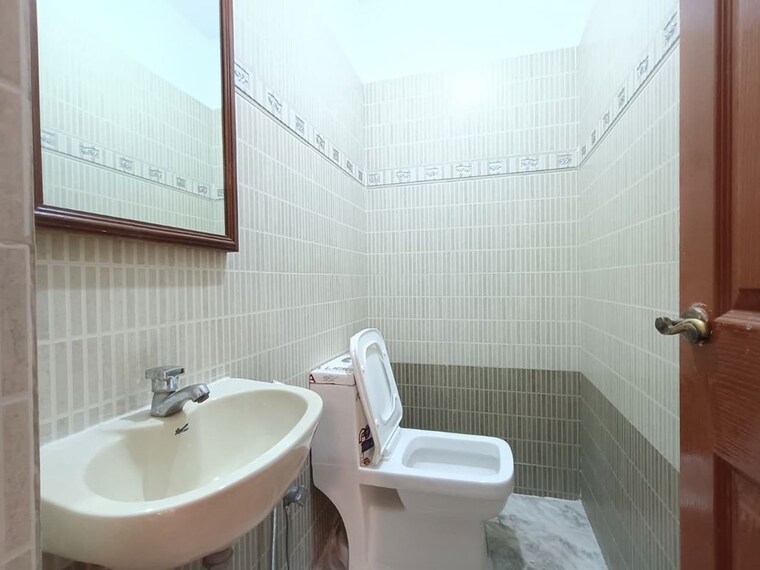 Bathroom, hsr layout 4 Bedroom 2400 Sq.Ft. Independent House In Hsr Layout Bangalore 9709546