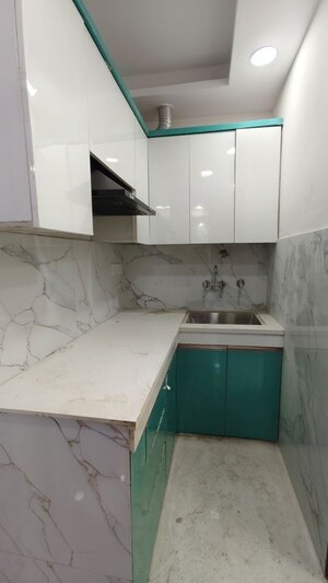 Kitchen in 1.5 BHK Builder Floor at Govindpuri – for Rent