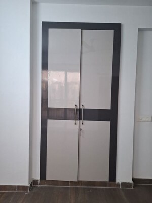 Room in 2 BHK Apartment at Unnati Fortune The Aranya, Sector 119 – for Rent