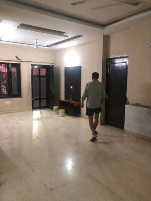 Parking in 3 BHK Independent House at Sector 4 – for Rent