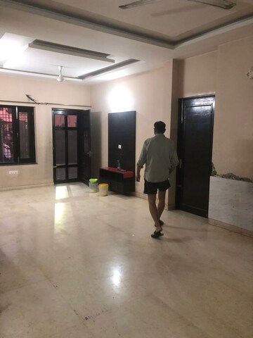 Parking in 3 BHK Independent House at Sector 4 – for Rent