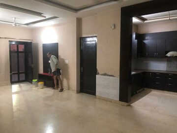 Room in 3 BHK Independent House at Sector 4 – for Rent