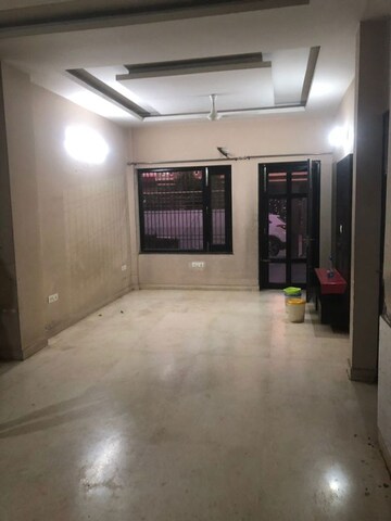 Room in 3 BHK Independent House at Sector 4 – for Rent