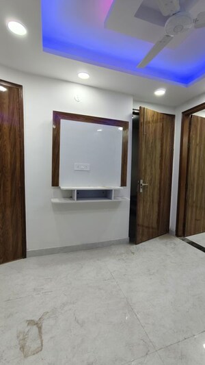 Room in 1.5 BHK Builder Floor at Govindpuri – for Rent