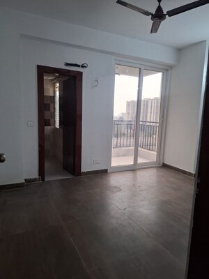 Room in 2.5 BHK Apartment at Unnati Fortune The Aranya, Sector 119 – for Rent