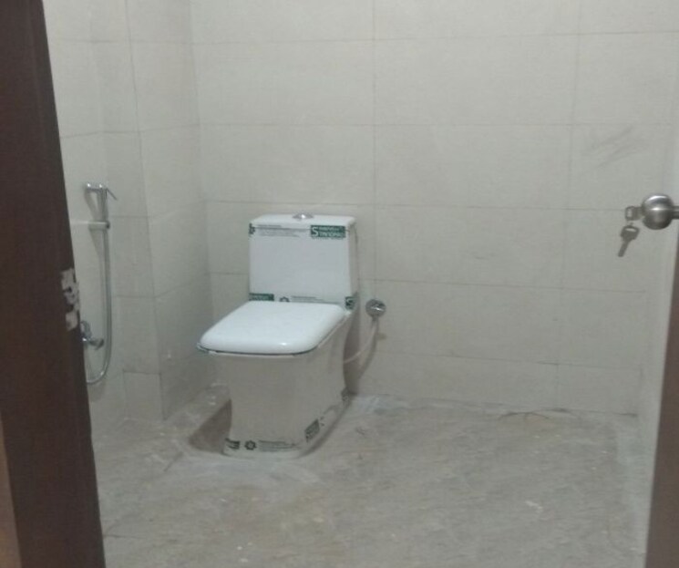Bathroom, chattarpur 2 Bedroom 766 Sq.Ft. Apartment In Chattarpur Delhi 9709889