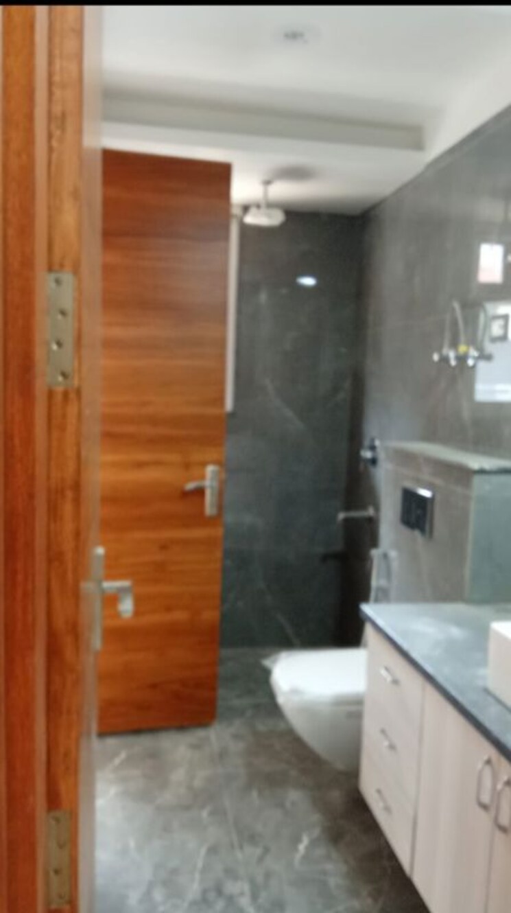 Attached Bathroom, freedom fighters enclave 4 Bedroom 1810 Sq.Ft. Builder Floor In Freedom Fighters Enclave Delhi 9709747