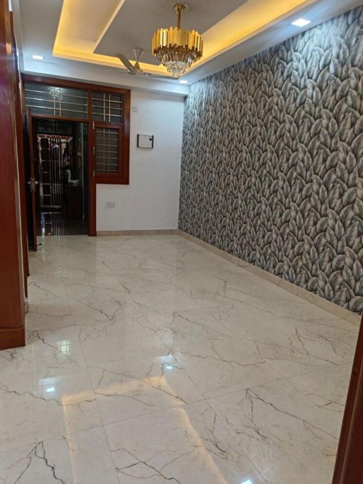 Room, gyan khand i 3 Bedroom 1200 Sq.Ft. Builder Floor In Gyan Khand I Ghaziabad 9710192