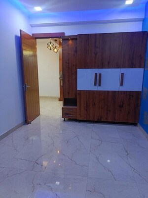 Room in 3 BHK Builder Floor at Gyan Khand I – for Rent