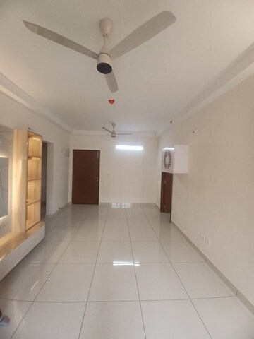 Room in 3 BHK Apartment at Prestige Jindal City, Bagalakunte – for Rent