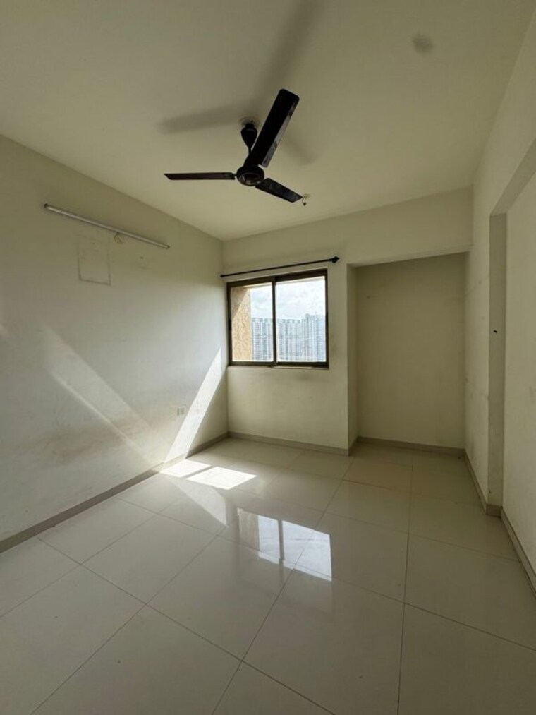 Bedroom, godrej-emerald 3 Bedroom 1000 Sq.Ft. Apartment In Ghodbunder Road Thane 9705270