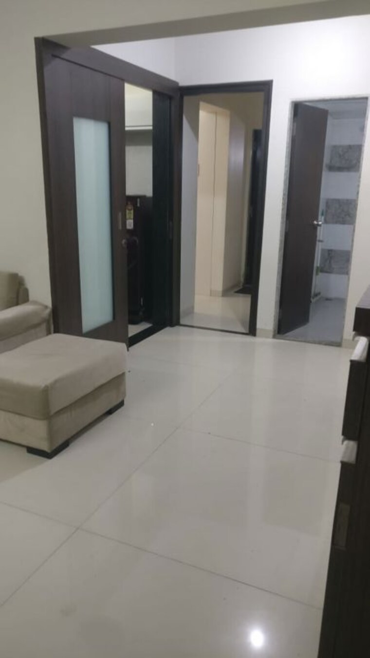 Room, vile parle east 2 Bedroom 665 Sq.Ft. Builder Floor In Vile Parle East Mumbai 9710466