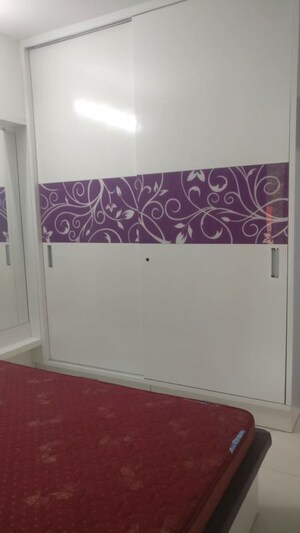 Room in 2 BHK Builder Floor at Vile Parle East – for Rent