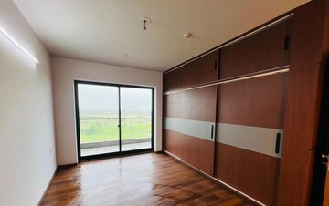 Room in 3 BHK Apartment at Krisumi Waterfall Residences, Sector 36a – for Rent