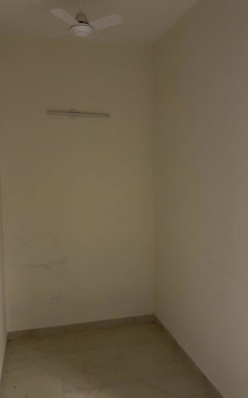 Room in 3 BHK Apartment at Smart World Gems, Sector 89 – for Rent