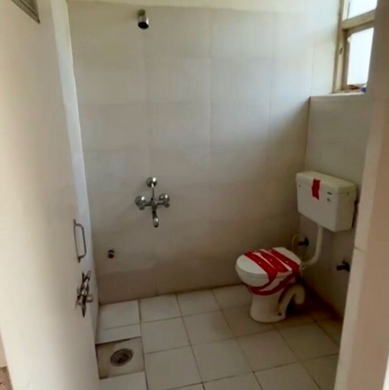 Bathroom, adore-samriddhi 3 Bedroom 645 Sq.Ft. Apartment In Sector 89 Faridabad 9403005