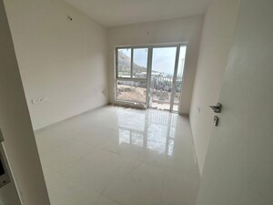 Room in 2 BHK Apartment at Godrej Hillside 2, Mahalunge – for Rent