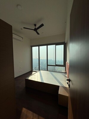 Room in 3 BHK Apartment at Piramal Mahalaxmi, Mahalaxmi – for Rent