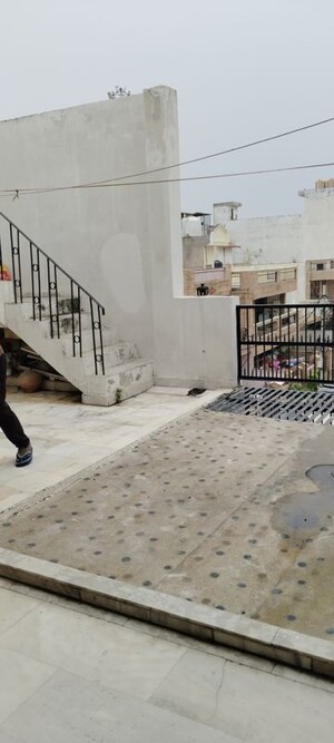  1.5 BHK Builder Floor at B Block Shastri Nagar – for Rent