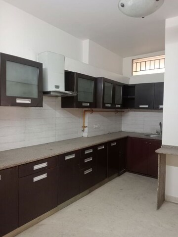 Kitchen in 4 BHK Apartment at Arun Vihar Sector 37, Sector 37 – for Rent