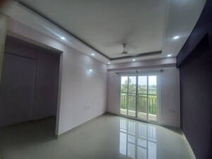 Room in 2 BHK Apartment at Prestige Jindal City, Bagalakunte – for Rent