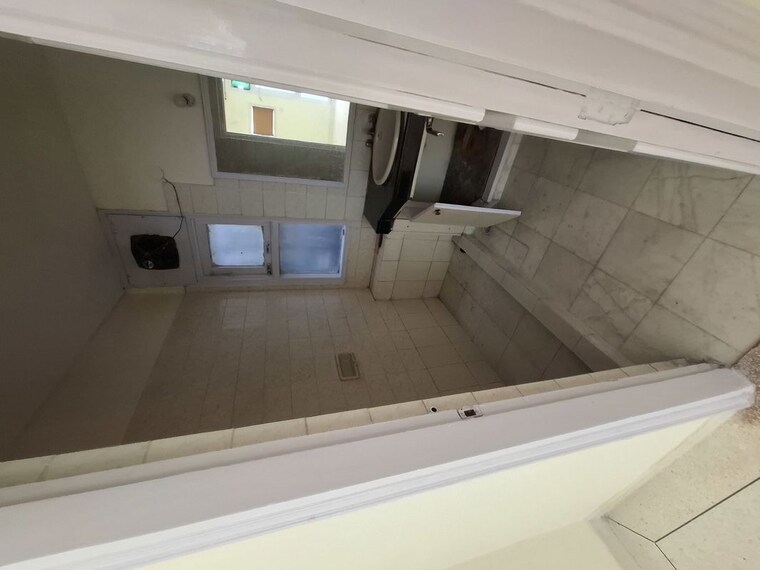 Bathroom, kohli-one-malibu-town 3 Bedroom 275 Sq.Yd. Apartment In Sector 47 Gurgaon 9712073