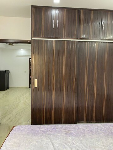 Furnished Amenities in 2 BHK Builder Floor at Paschim Vihar – for Sale