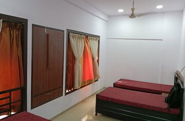 Bedroom in  Pg at Khar East – for Rent