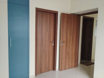 Room in 2 BHK Apartment at Godrej Park Retreat, Sarjapur Road – for Rent