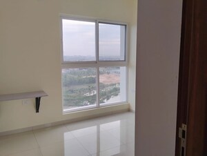 Room in 2 BHK Apartment at Godrej Park Retreat, Sarjapur Road – for Rent