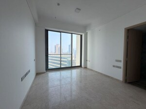 Room in 4 BHK Apartment at Rustomjee Crown, Prabhadevi – for Rent